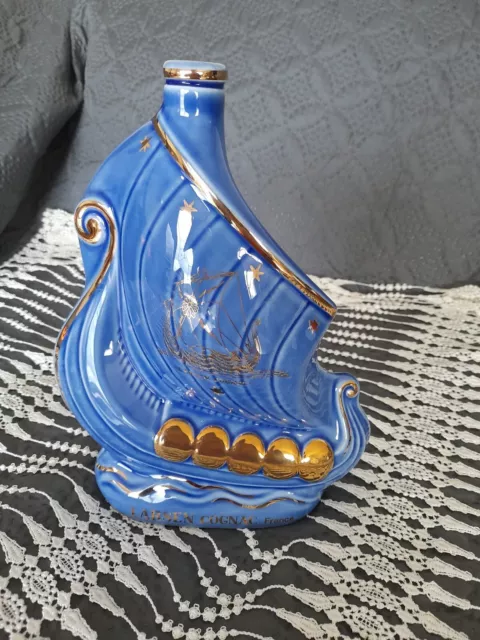 Carafe porcelaine de Limoges Artoria Larsen Cognac France bleu clair