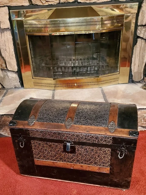 ANTIQUE VICTORIAN TRUNK Camel Back Dome Top Travel Cabin Chest Old Ship