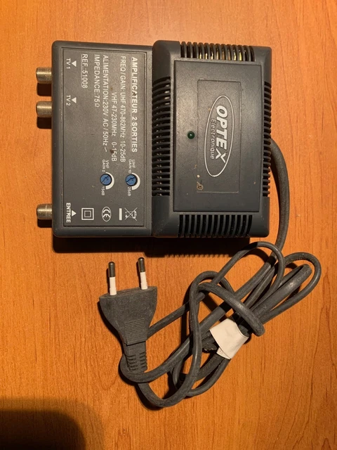 Optex Amplificateur d'intérieur 2 Sorties UHF  10/25 DB  VHF 0 /15 DB (C2+)