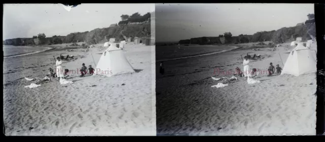 FRANCE Famille Plage c1910 Photo NEGATIVE Stereo Plaque PL28L5n11 Vintage