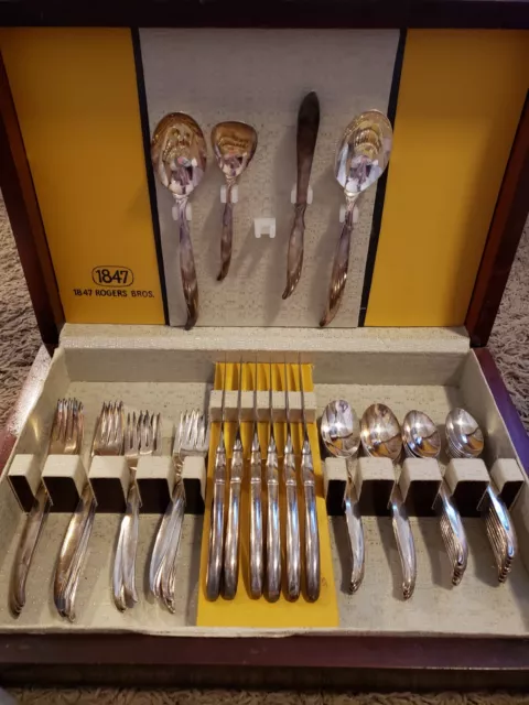 Vintage 1847 Rogers Bros Silverplate Flatware Set