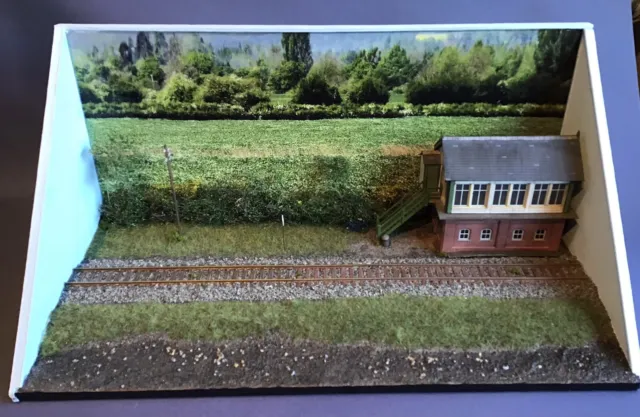 00 Gauge Model Railway Diorama/With Signal Box