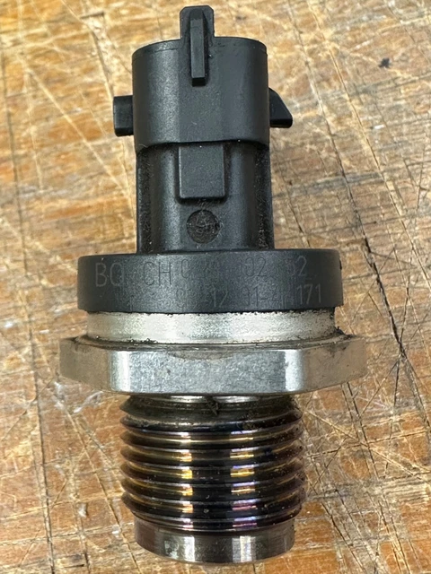 ✅ Genuine Volvo XC90 2010 D5 Diesel Fuel Rail Pressure Sensor BOSCH 0281002952