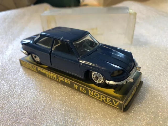 NOREV Ancien 1/43 PANHARD 24 BT Berline N*85 Couleur Bleu Marine avec boite