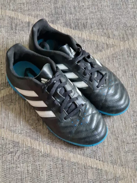adidas black trainers size 3