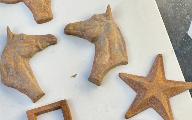 Two 6” Cast Iron Horses Wall Mount Western Farmhouse Barn Decor And 5” Star