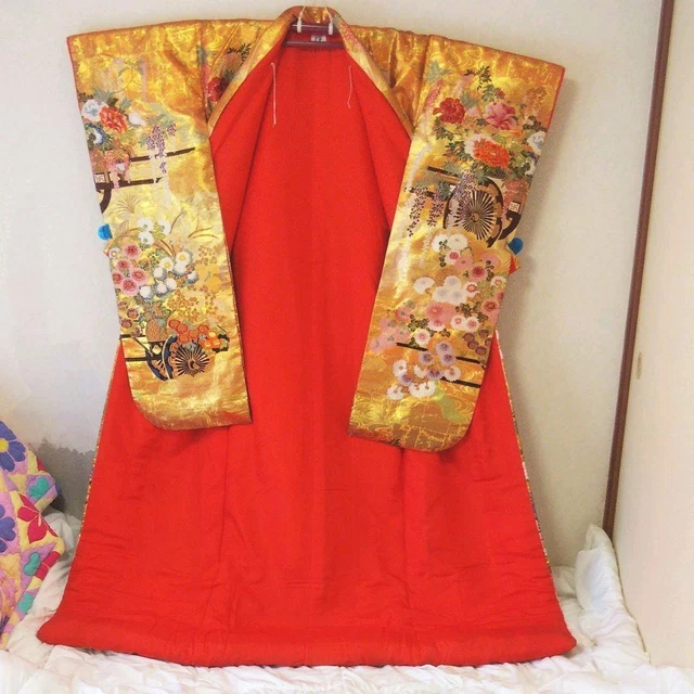 Japanese Kimono Uchikake Luxurious Wedding Embroidery Pure Silk Flower Gold K124 2