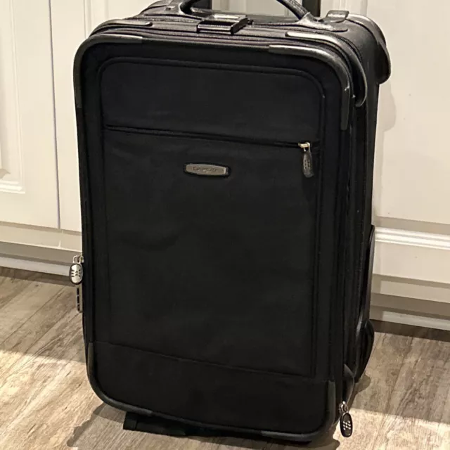 DAKOTA 20" Expandable International Carry On Upright Wheeled Rolling Luggage