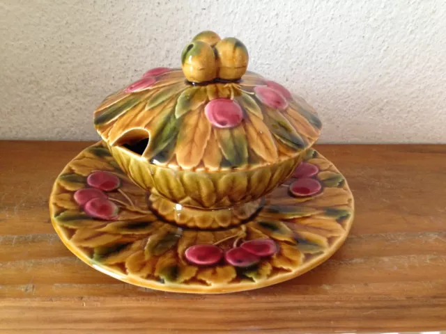 Ancien confiturier décor cerise, en barbotine de Sarreguemines, vintage