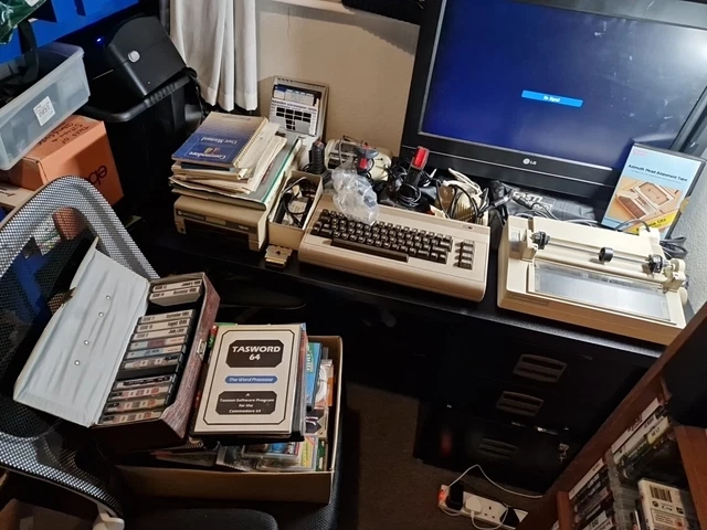 Mega Commadore 64 C64 Console computer, stampante, giochi, accessori vedi foto