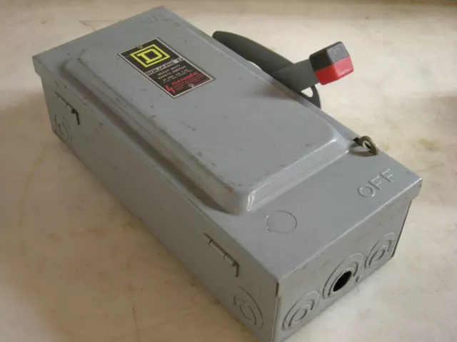 Square D 30A 240VAC 3 Phase Fusible Disconnect Safety Switch H321N Square D 30A 240VAC 3 Phase Fusible Disconnect Safety Switch H321N