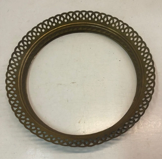 VINTAGE BRASS OIL Lamp Shade Crown Ring Kerosene 6 1/4" Fitter 12.00