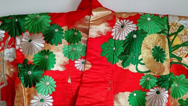Japanese Kimono Uchikake Luxurious Wedding Embroidery Pure Silk Flower Red K471 5
