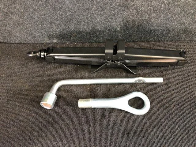 DAIHATSU Mira e-s 2017 DBA-LA360S Toolkit 09111B2010 [usato] [PA79071828]