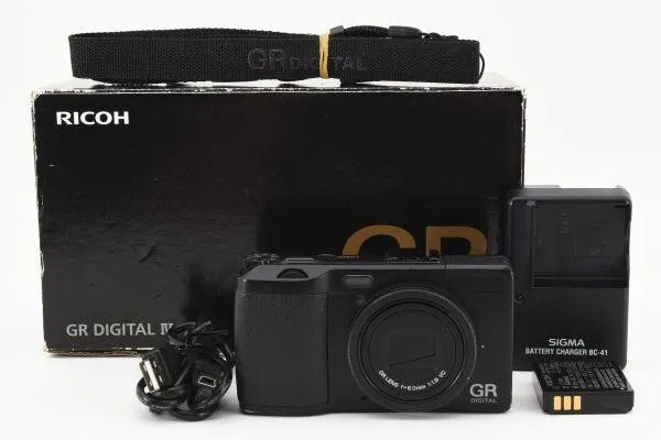 RICOH GR DIGITAL IV 10.4 MP DIGITAL Camera Black Near Mint w/box From JAPAN