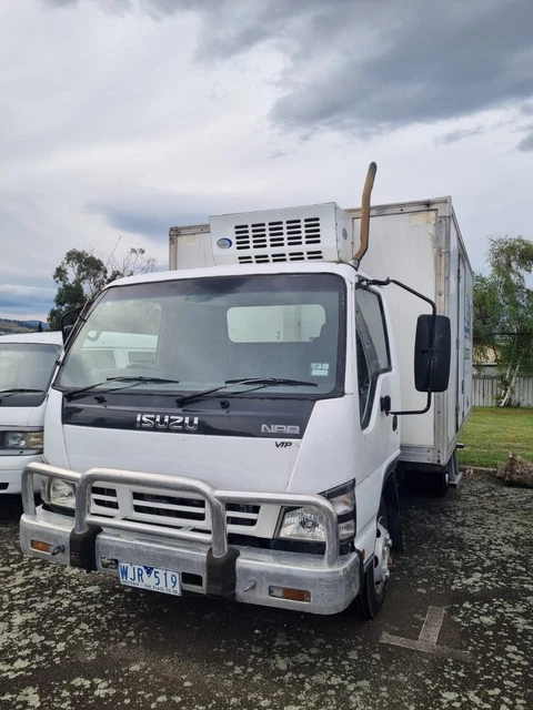 2007 Isuzu Van 2xl
