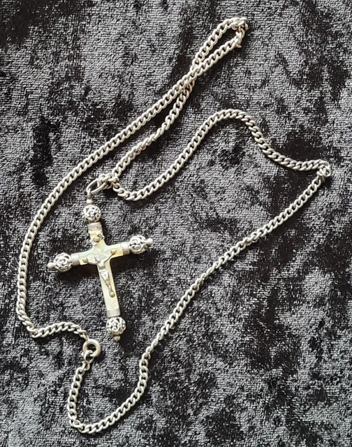 Pendentif Croix Ancien Avec Chaîne En Plaqué Or Jaune - Bijou Vintage - Occasion Bon état