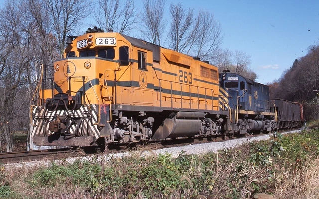 Maine Central GP38 263 wTrain Orig Kodachrome Slide C190