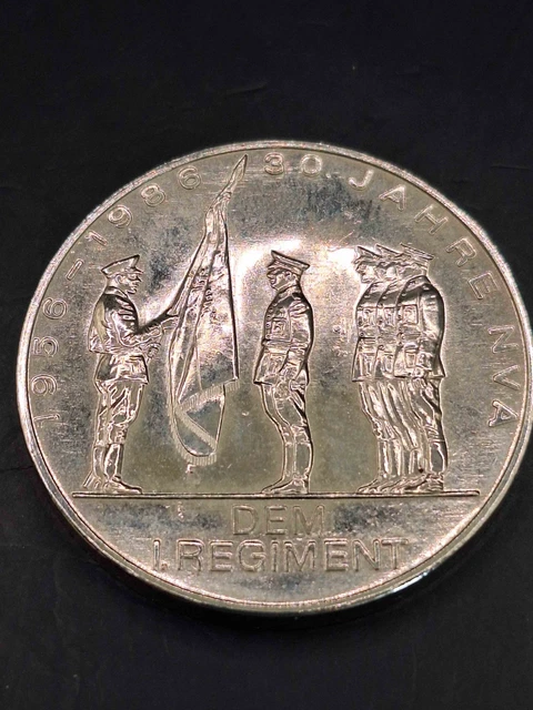 RDA NVA médaille insigne insigne de classement char niveau III 3 RDA NVA médaille insigne insigne de classement char niveau III 3