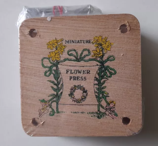Kit completo MinatureFlower Press madera 9cm x 9cm. Sin usar. Embalaje original.
