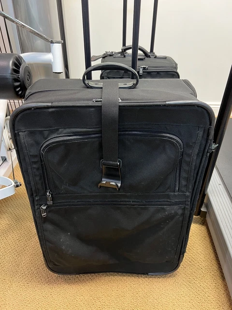 TUMI Alpha 2283D3 Upright 2-Wheeled Expandable Suitcase  Black 12x20x26" 16
