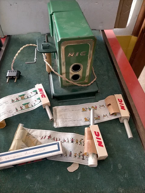 PROJECTEUR DE CINÉMA Nic En Étain. Vers 1950. EUR 80,00 - PicClick FR PROJECTEUR DE CINÉMA Nic En Étain. Vers 1950. EUR 80,00 - PicClick FR