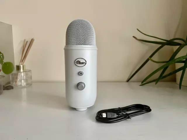 Blue Yeti Classic White Microphone (latest logitech version)