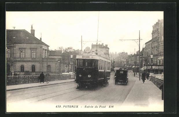 CPA Puteaux, Entrée du Pont, vue de la rue avec Tram