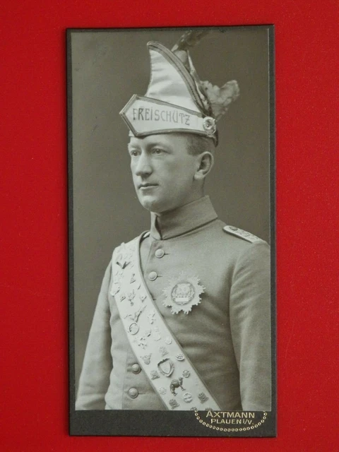 CDV Foto Porträt Fasching Elferrat Freischütz mit Schärpe Plauen 1910 ( F 17945
