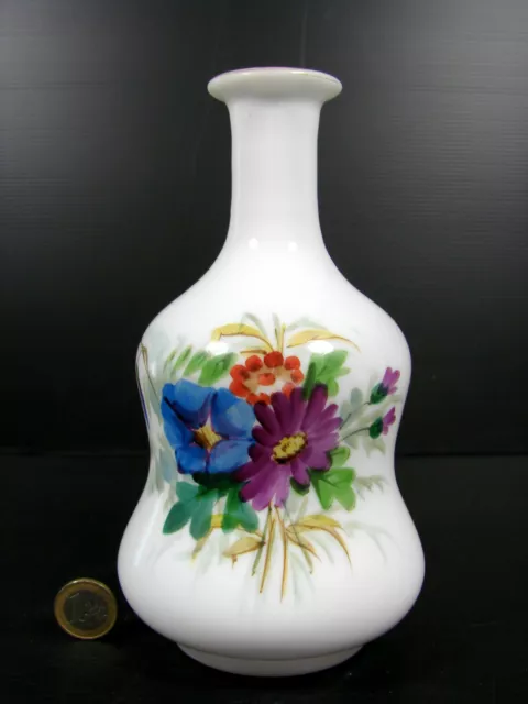 Superbe Ancienne Carafe Opaline Blanche Peinte Decor Floral Xix Eme