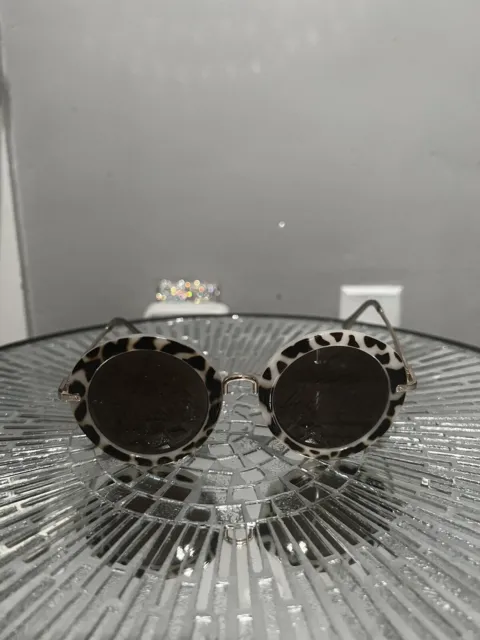 AJ Morgan Round Leopard Print Sunglasses