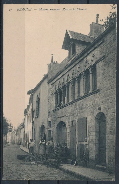 [CPA561] France, Beaune - Maison romane, Rue de la Charité - very nice postcard