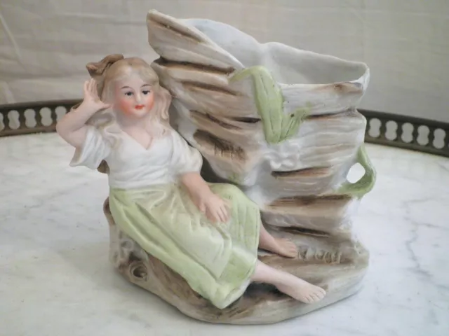 Ravissante Jardiniere En  Biscuit Petite Fille Ecoutant La Mer Signee