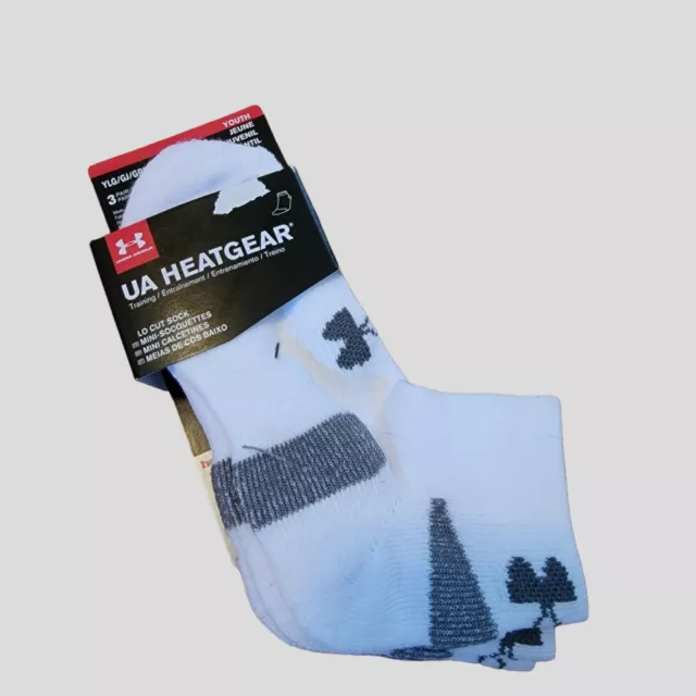 New  3 prs Under Armour YOUTH Large Lo Cut  Performance Heat Gear Socks White
