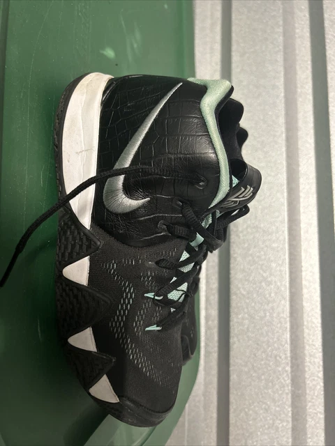 NIKE Kyrie 4 Tropical Twist Metallic Silver White AA2897 390 size 7Y