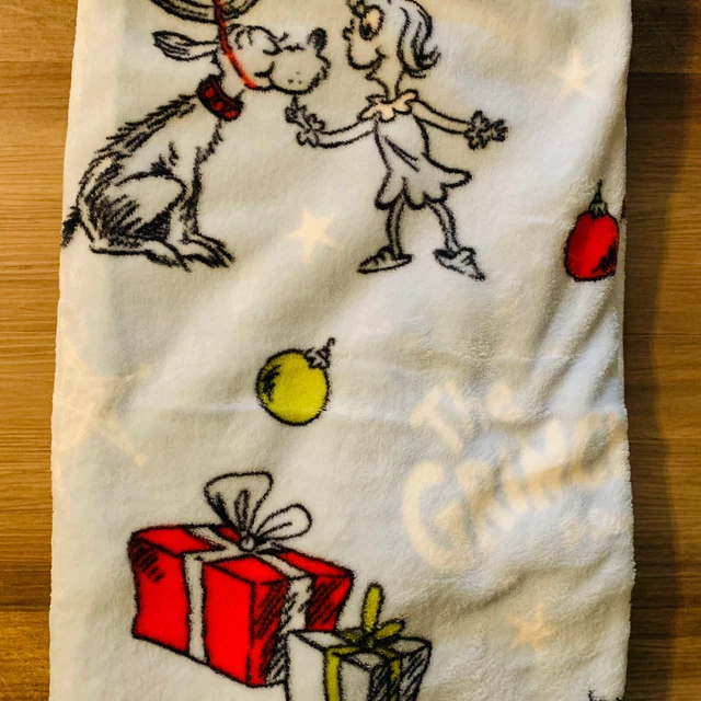 NEW DR SEUSS Grinch Cindy Lou Max Baby Blue Christmas Blanket Throw