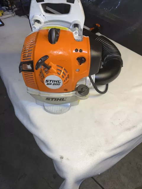 STIHL BR200 Backpack Gasoline Powered Leaf Blower Starts