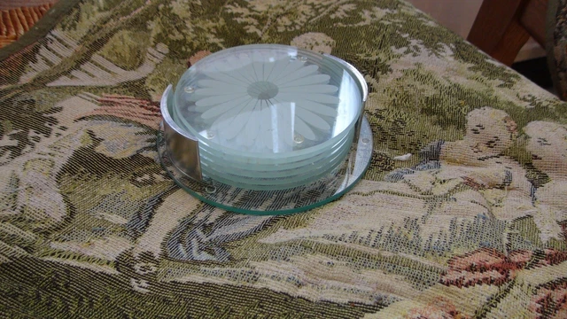 Dessous plat, médium avec centre sous verre (15x15x0,5 cm) de Les