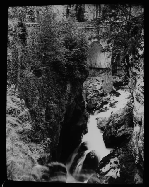 Magic Lantern Rutsche EAUX CHAUDES ENTLANG DER STRASSE C1910 FOTO FRANKREICH FRANZÖSISCHE PYRENÄEN