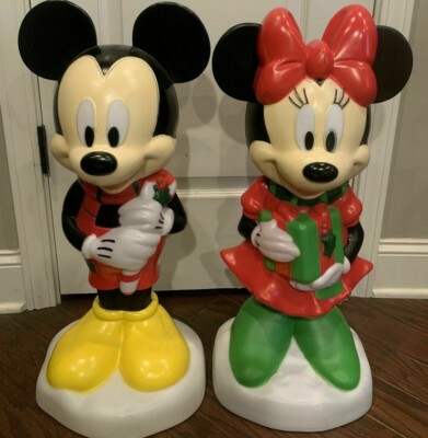 minnie blow up christmas