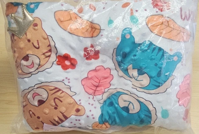 Baby Head Shaping Pillow. For a Well Rounded Head.  9" x 12"