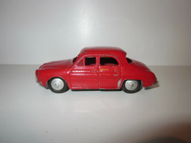 RENAULT Dauphine Rouge Ancienne DINKY TOYS France réf 24 E avec boite