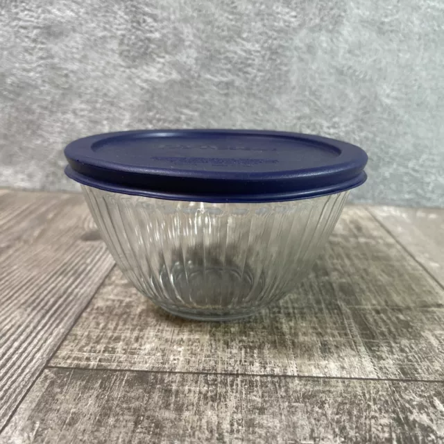 Pyrex 7401-S Ribbed Clear Glass 3-Cup Bowl w/Lid