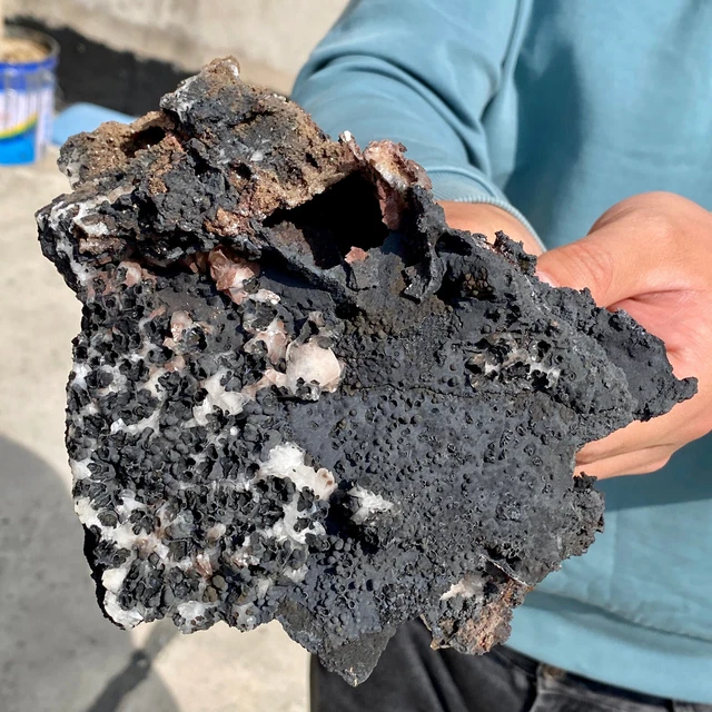 2.5LB Black carbon and sand mixed in quartz crystal cluster-AE917 4