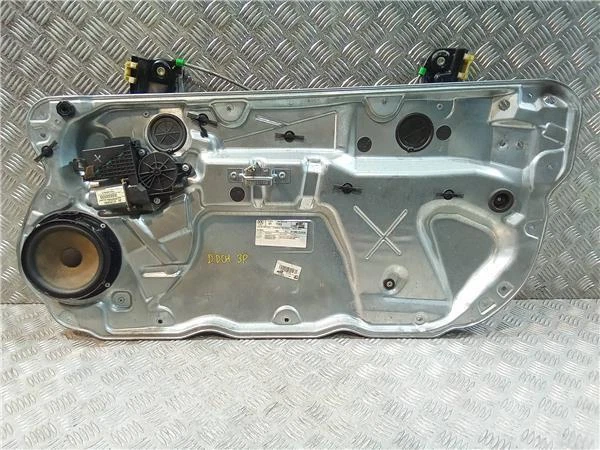 ALZACRISTALLO ANTERIORE DESTRO Volkswagen Polo IV (9N1)(11.2001->) 1.4 TDI AMF 3