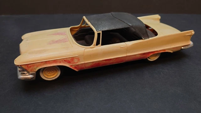 Skill 2 Model Kit 1957 Chrysler 300C Modelo a escala 1/25 de AMT AMT