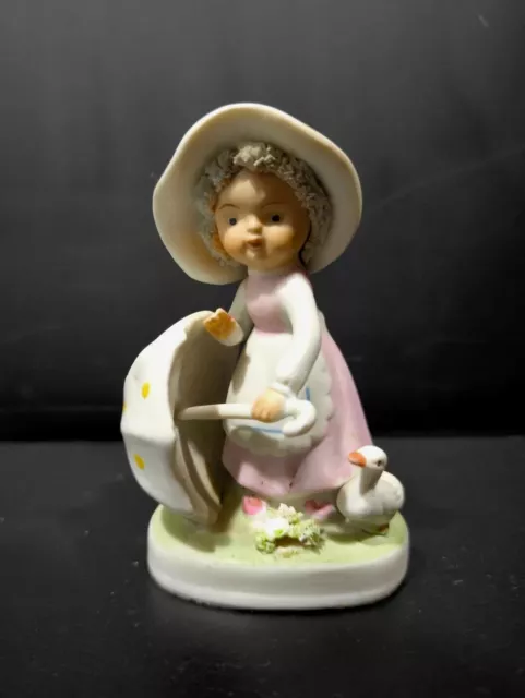 ☂️🪿 ancienne FIGURINE EN PORCELAINE PETITE FILLE AU PARAPLUIE Oie Canard Vintag