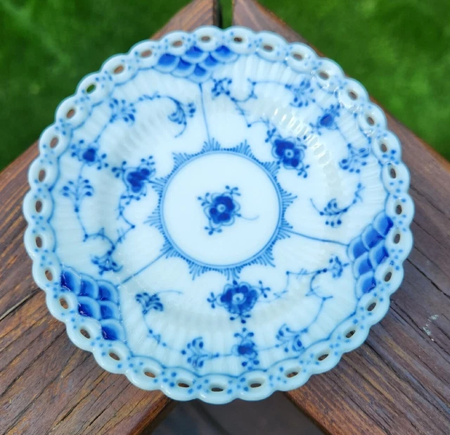 Royal Copenhagen Blue Fluted Full Lace Miniature 4" Reticulated Plate 1145 Mint Royal Copenhagen Blue Fluted Full Lace Miniature 4" Reticulated Plate 1145 Mint