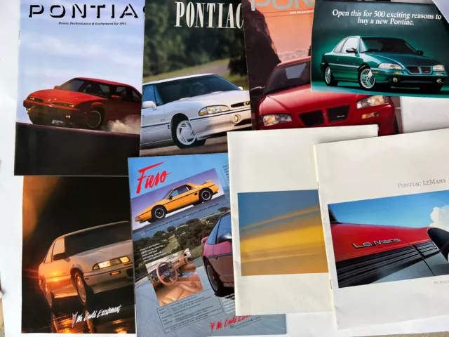 PONTIAC ORIGINAL DEALERSHIP SALES BROCHURE RARE Lot MUSTY ODOR