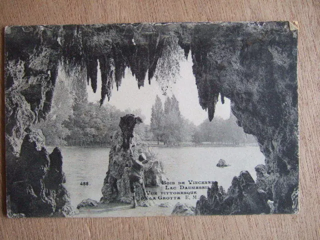 Cpa Bois De Vincennes (94) Lac Daumesnil Vue Pittoresque De La Grotte